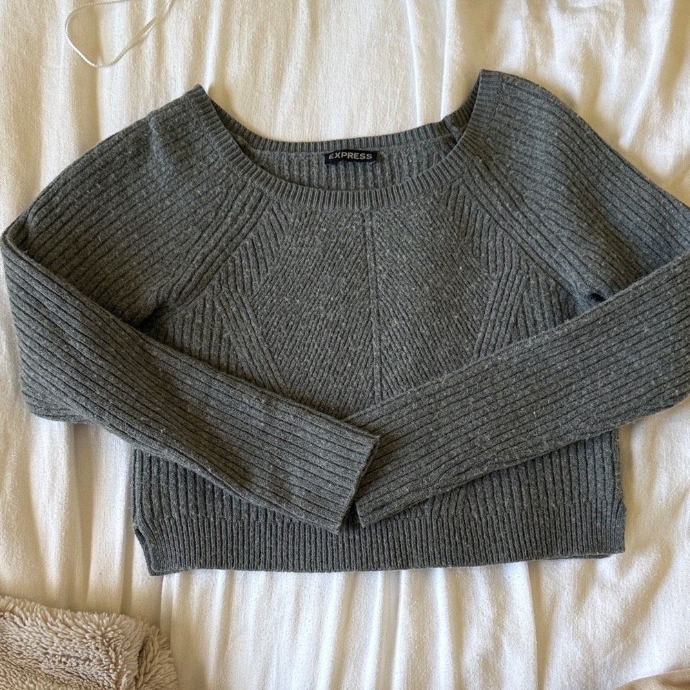 Express Women's Charcoal Ribbed Crew Neck Sweater
